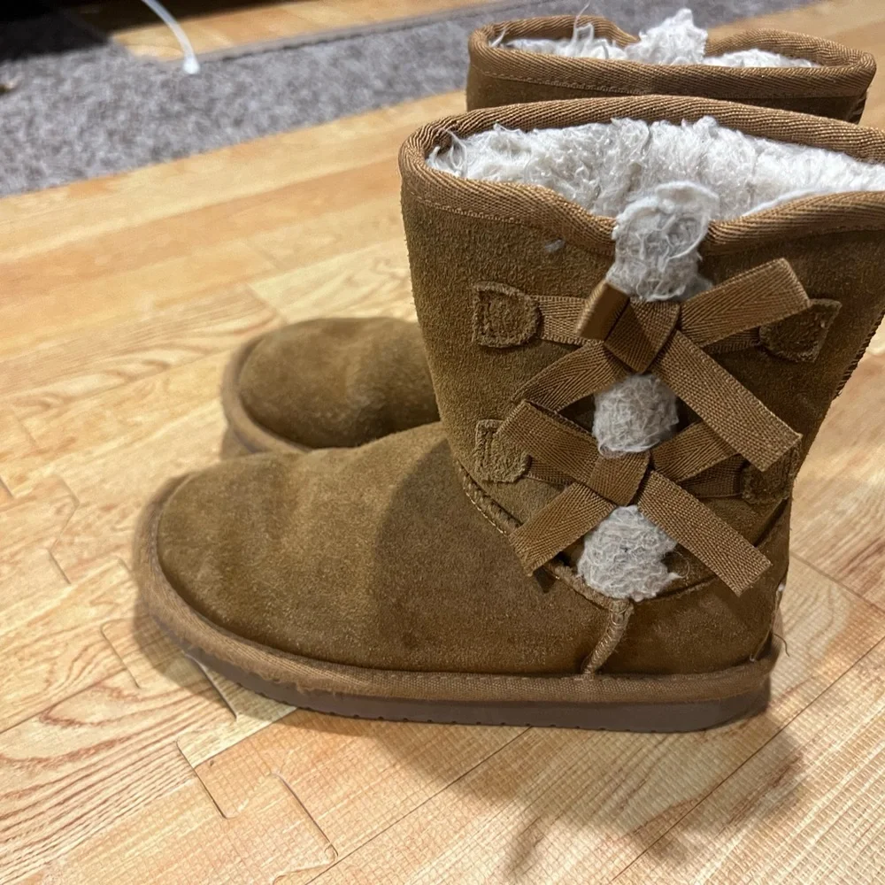 Koolaburra by UGG‎ Kids Brown Faux Suede Winter Boots Bow Back Cozy Warm Shoes